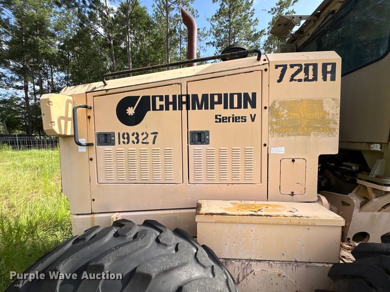 image for item EU0682 1999 Champion 720A motor grader