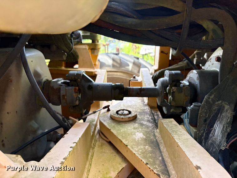 image for item EU0682 1999 Champion 720A motor grader
