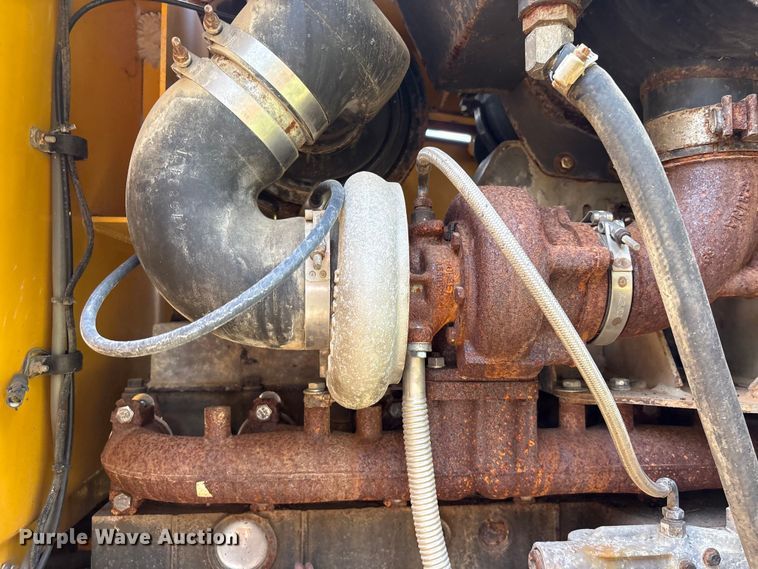 image for item EU0682 1999 Champion 720A motor grader