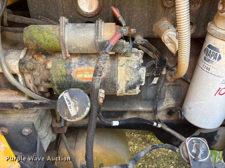 image for item EU0682 1999 Champion 720A motor grader