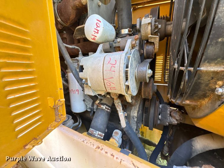 image for item EU0682 1999 Champion 720A motor grader