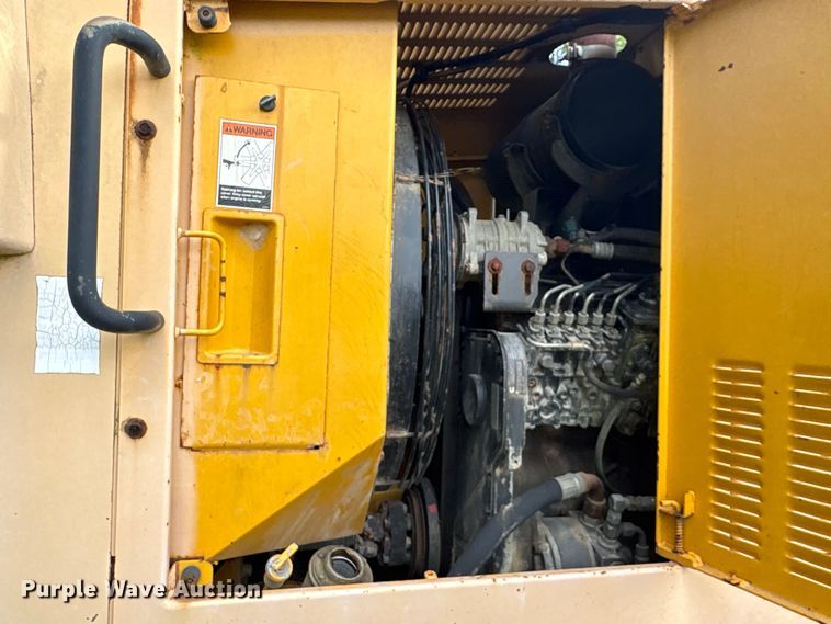 image for item EU0682 1999 Champion 720A motor grader