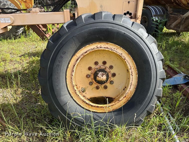 image for item EU0682 1999 Champion 720A motor grader