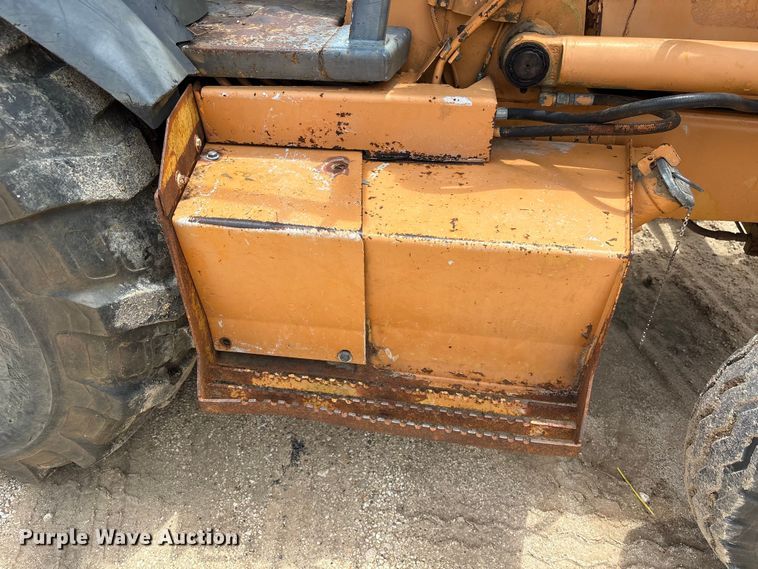 image for item EU0683 1996 Case 580L backhoe