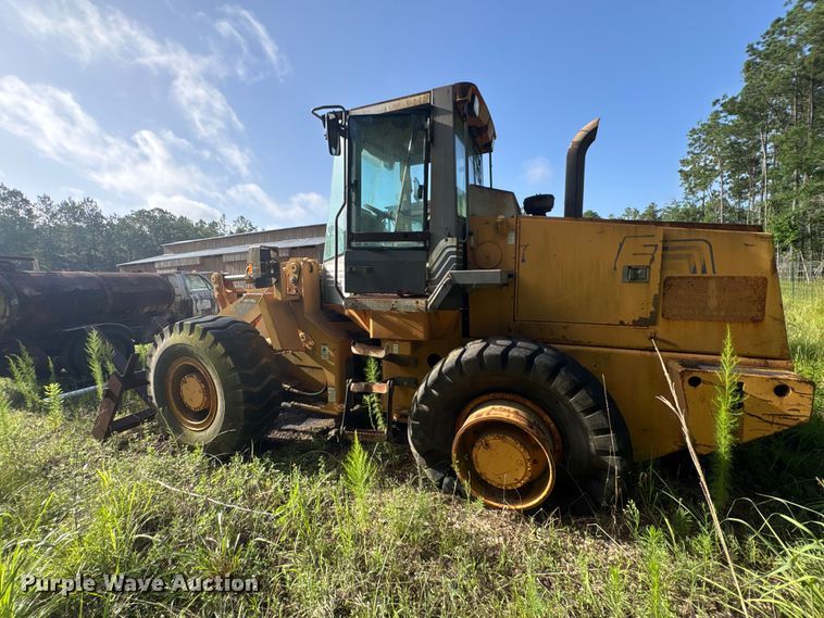 image for item EU0684 2000 Case 621C wheel loader