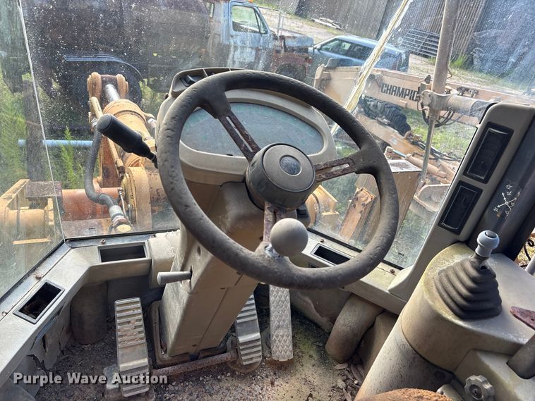 image for item EU0684 2000 Case 621C wheel loader
