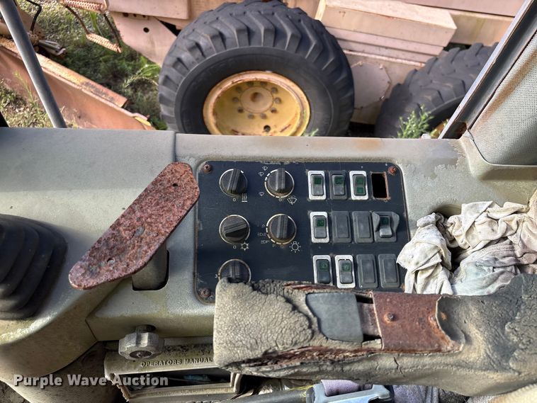 image for item EU0684 2000 Case 621C wheel loader