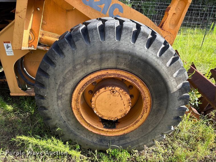 image for item EU0684 2000 Case 621C wheel loader