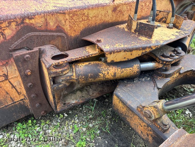 image for item EU0690 1998 Case 550G dozer