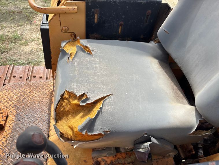image for item EU0690 1998 Case 550G dozer