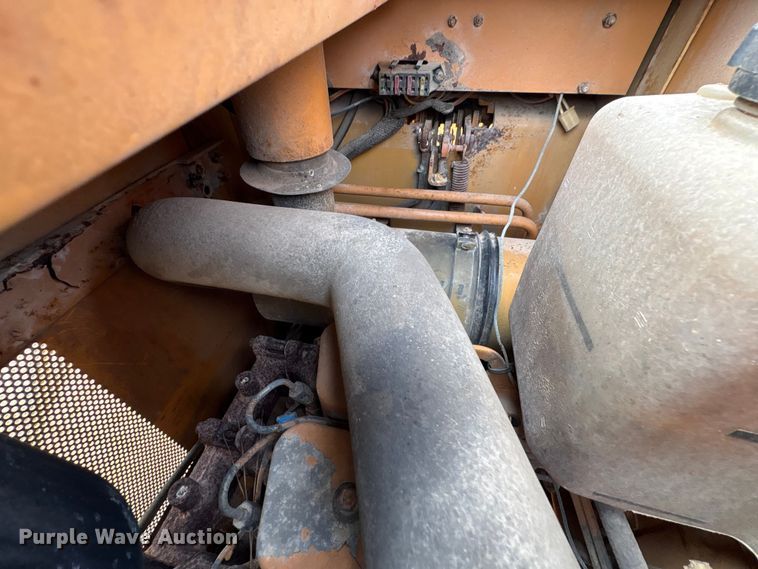 image for item EU0690 1998 Case 550G dozer