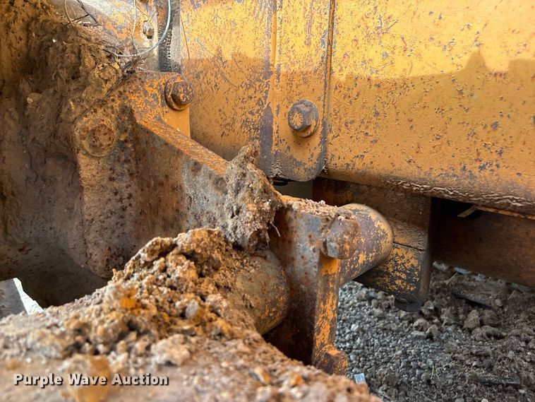 image for item EU0690 1998 Case 550G dozer