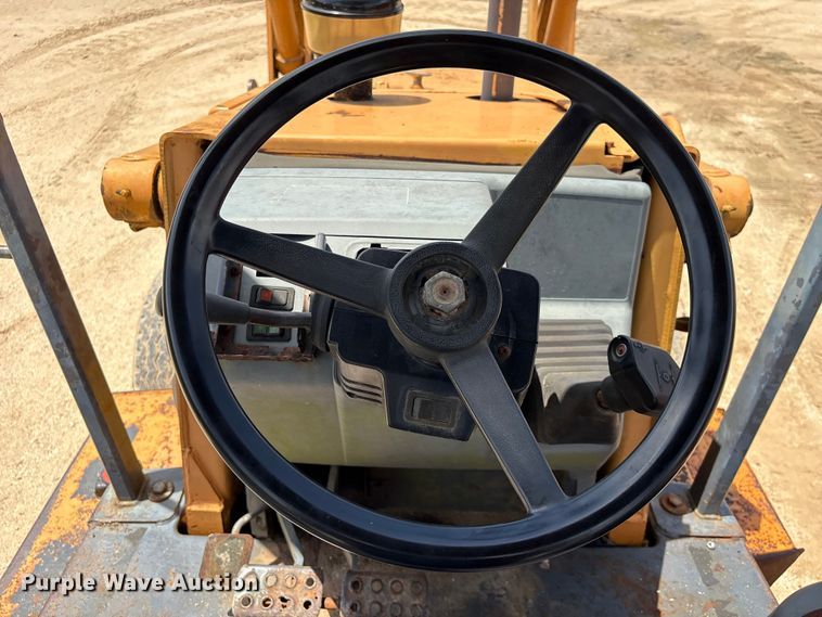 image for item EU0691 1998 Case 580L Series 2 backhoe