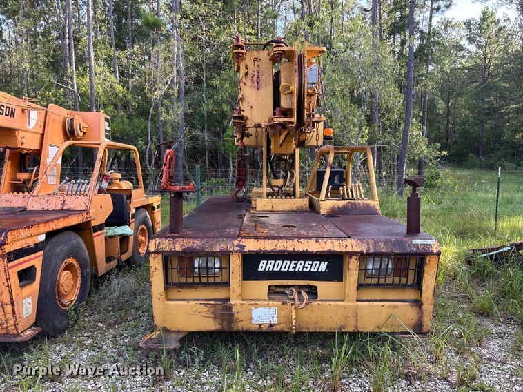 image for item EU0694 1997 Broderson IC-80 crane