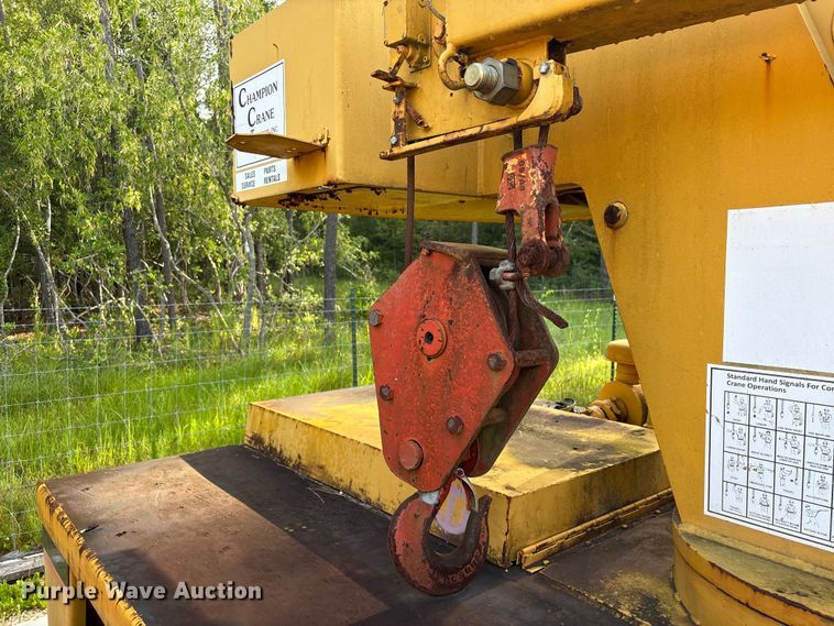 image for item EU0694 1997 Broderson IC-80 crane