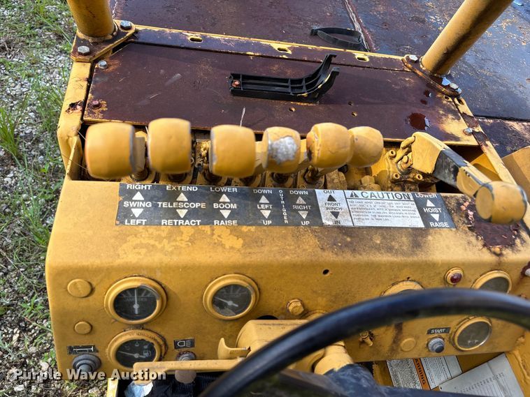image for item EU0694 1997 Broderson IC-80 crane