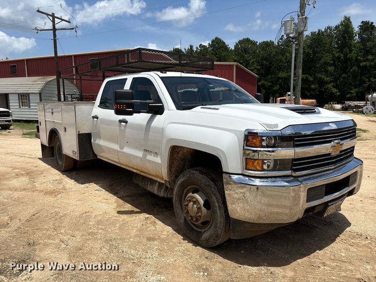 image for item EU0695 2018 Chevrolet Silverado 3500HD Crew Cab utility bed pickup truck