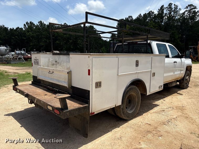 image for item EU0695 2018 Chevrolet Silverado 3500HD Crew Cab utility bed pickup truck