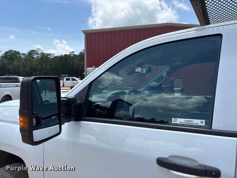 image for item EU0695 2018 Chevrolet Silverado 3500HD Crew Cab utility bed pickup truck