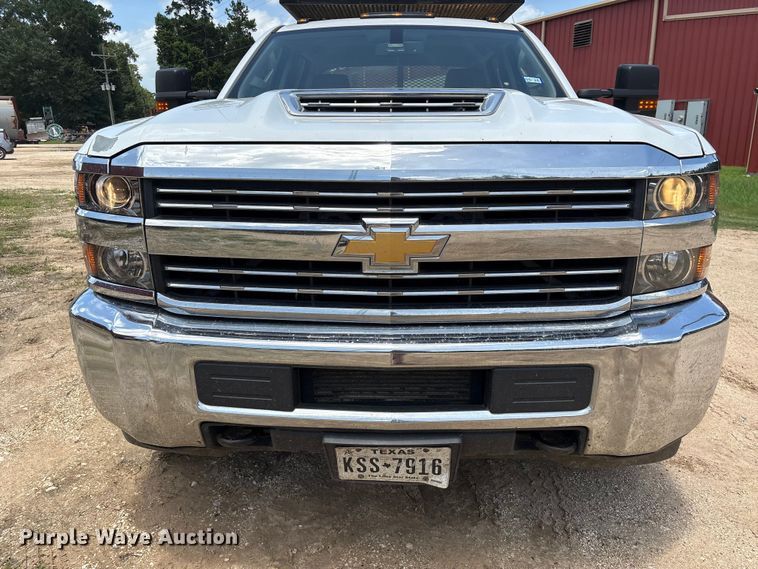 image for item EU0695 2018 Chevrolet Silverado 3500HD Crew Cab utility bed pickup truck