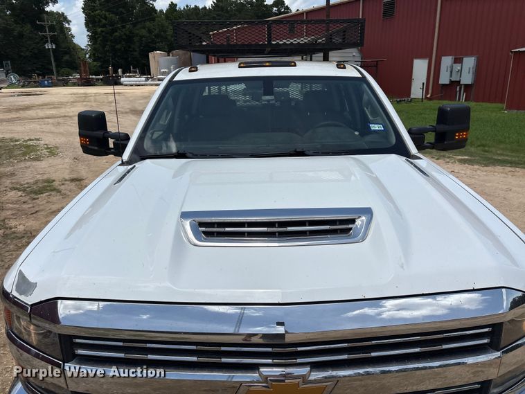 image for item EU0695 2018 Chevrolet Silverado 3500HD Crew Cab utility bed pickup truck