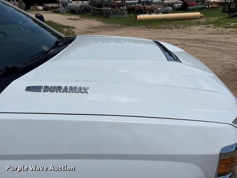image for item EU0695 2018 Chevrolet Silverado 3500HD Crew Cab utility bed pickup truck