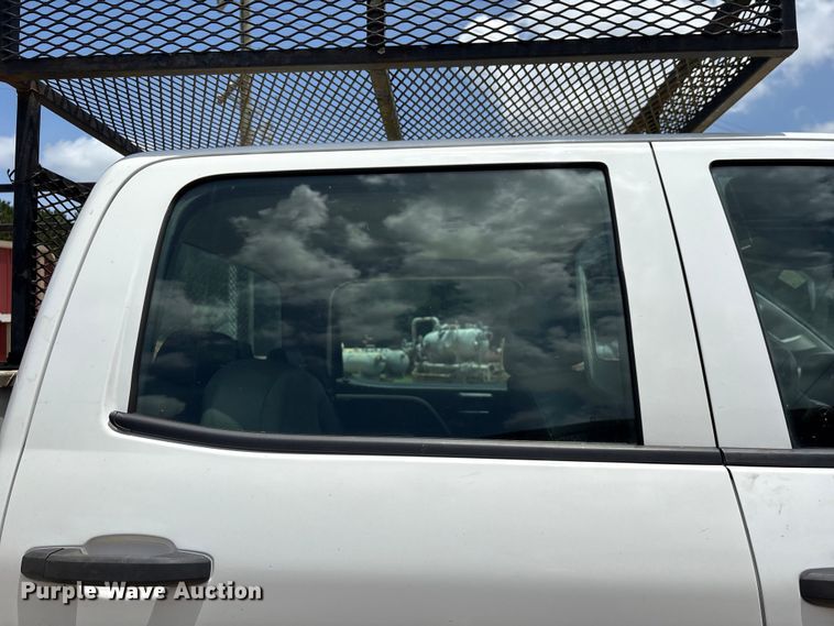 image for item EU0695 2018 Chevrolet Silverado 3500HD Crew Cab utility bed pickup truck