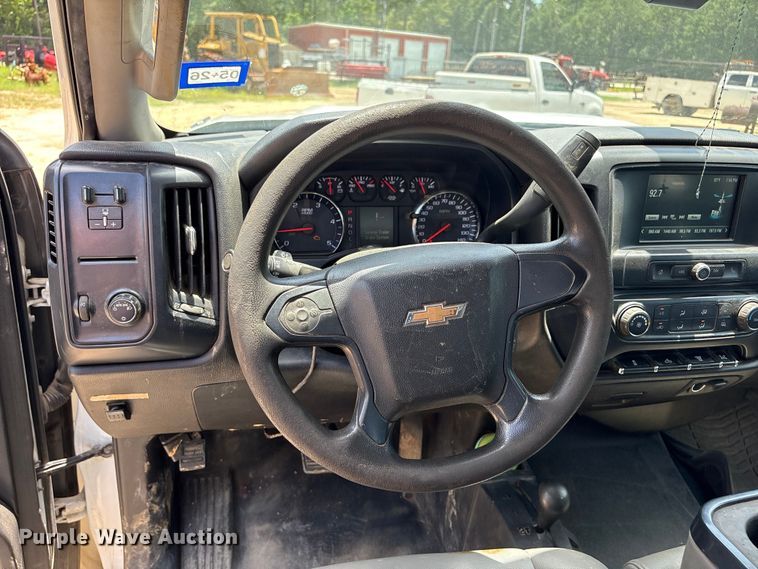 image for item EU0695 2018 Chevrolet Silverado 3500HD Crew Cab utility bed pickup truck