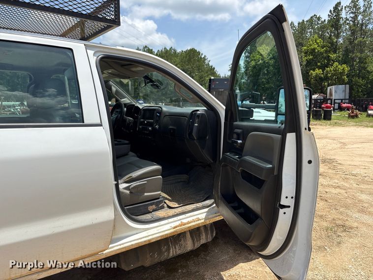 image for item EU0695 2018 Chevrolet Silverado 3500HD Crew Cab utility bed pickup truck