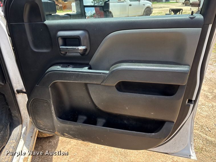 image for item EU0695 2018 Chevrolet Silverado 3500HD Crew Cab utility bed pickup truck
