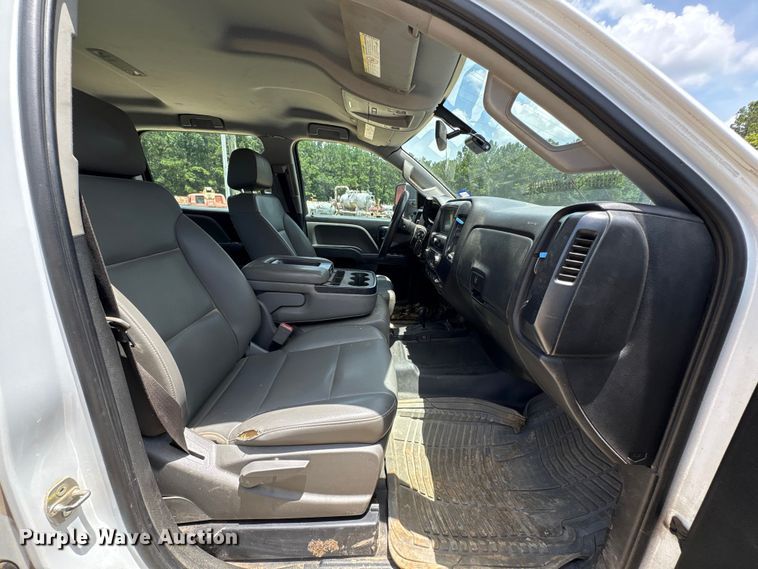 image for item EU0695 2018 Chevrolet Silverado 3500HD Crew Cab utility bed pickup truck