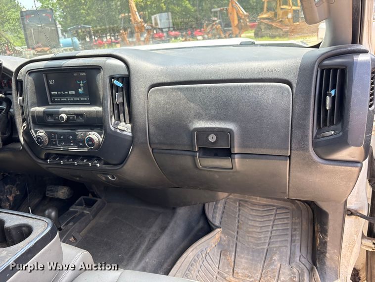 image for item EU0695 2018 Chevrolet Silverado 3500HD Crew Cab utility bed pickup truck