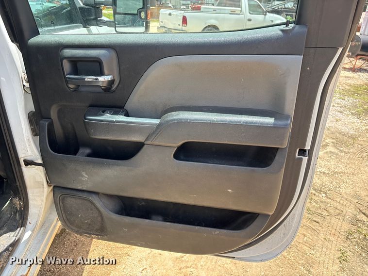 image for item EU0695 2018 Chevrolet Silverado 3500HD Crew Cab utility bed pickup truck