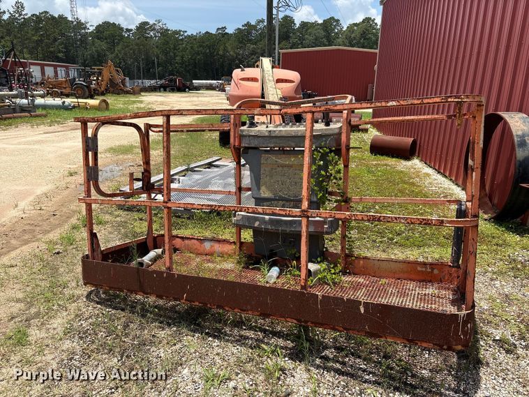 image for item EU0696 2007 JLG 400S boom lift