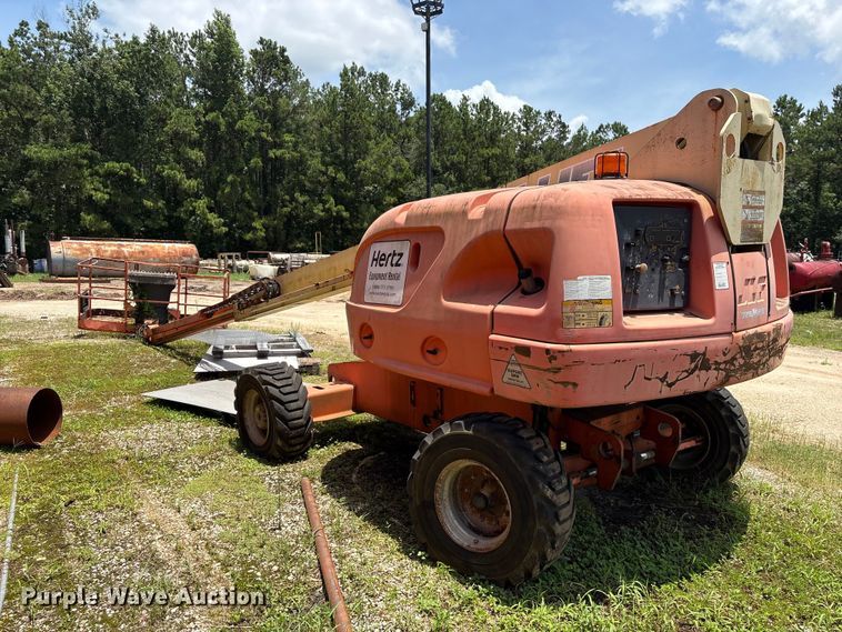 image for item EU0696 2007 JLG 400S boom lift
