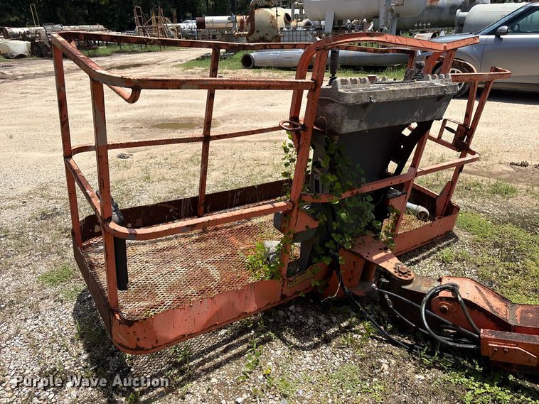 image for item EU0696 2007 JLG 400S boom lift