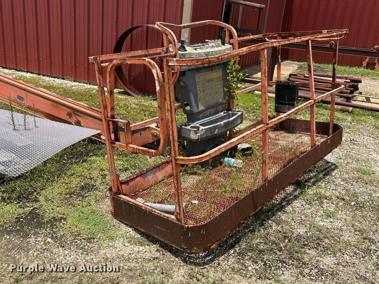 image for item EU0696 2007 JLG 400S boom lift