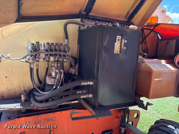 image for item EU0696 2007 JLG 400S boom lift
