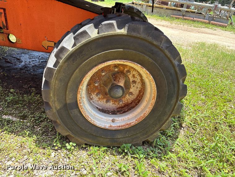 image for item EU0696 2007 JLG 400S boom lift