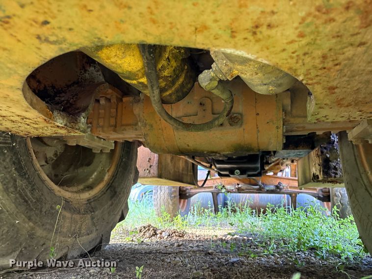 image for item EU0697 1999 Case 580L Series II backhoe