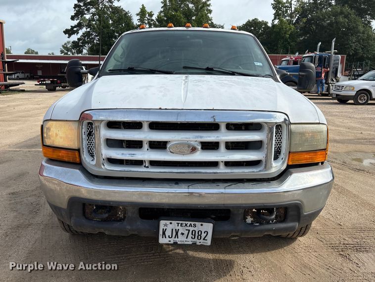 image for item EU0704 2000 Ford F350 Super Duty Crew Cab utility bed pickup truck
