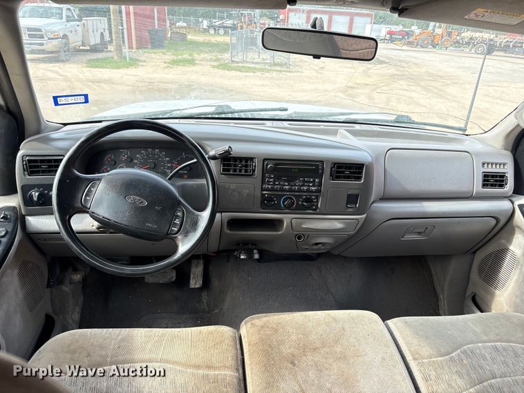 image for item EU0704 2000 Ford F350 Super Duty Crew Cab utility bed pickup truck