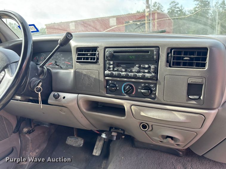 image for item EU0704 2000 Ford F350 Super Duty Crew Cab utility bed pickup truck