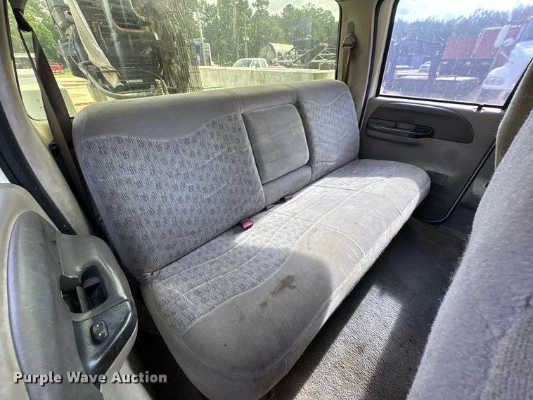 image for item EU0704 2000 Ford F350 Super Duty Crew Cab utility bed pickup truck