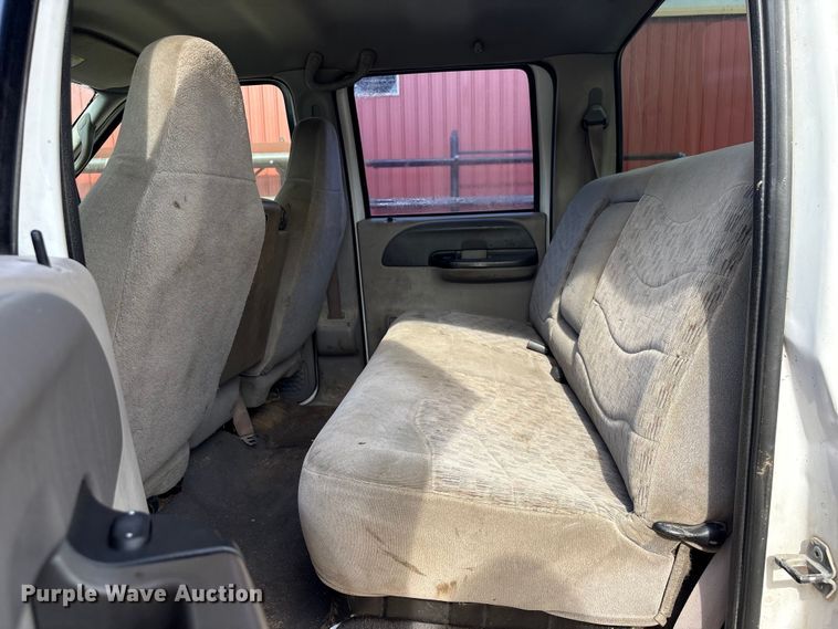 image for item EU0704 2000 Ford F350 Super Duty Crew Cab utility bed pickup truck
