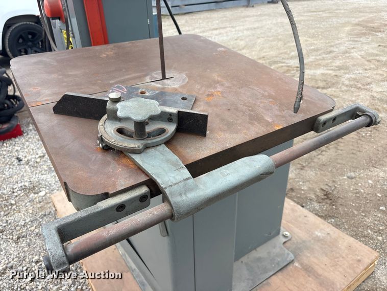 image for item EU5737 DoALL 2013-20 band saw