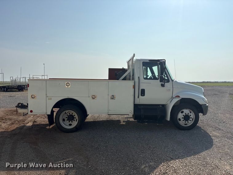image for item EU5741 2005 International 4300 utility / service truck