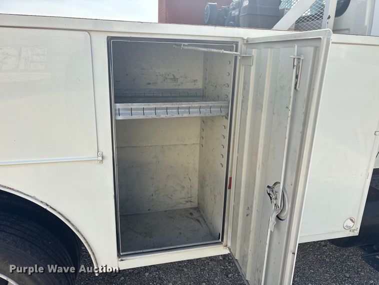image for item EU5741 2005 International 4300 utility / service truck