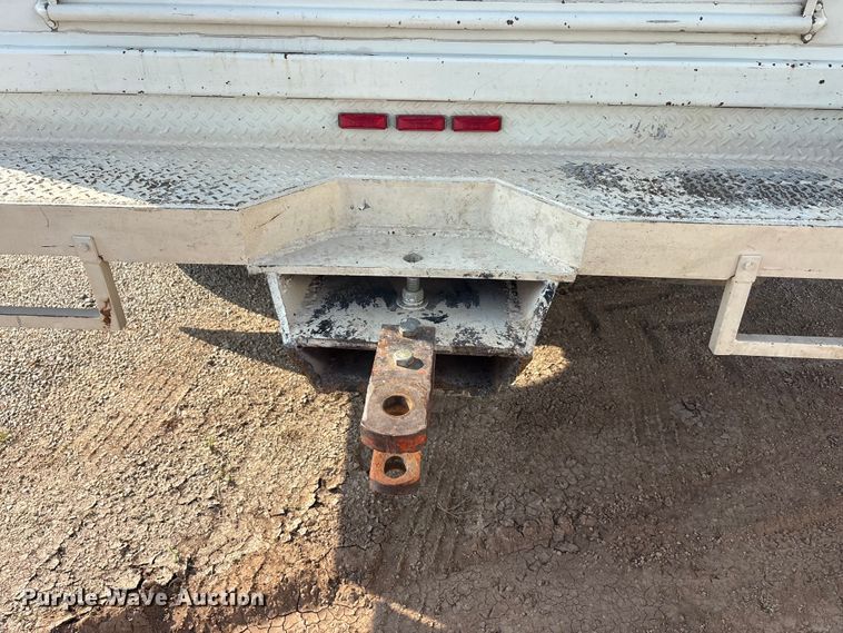 image for item EU5741 2005 International 4300 utility / service truck