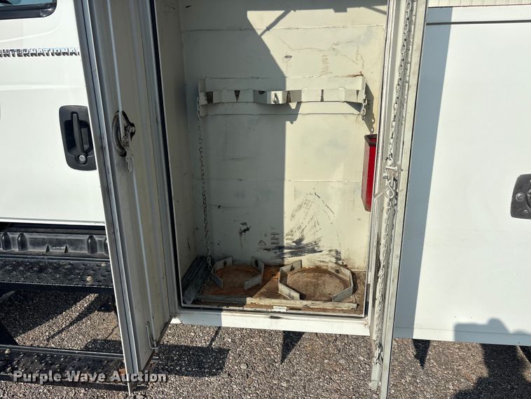 image for item EU5741 2005 International 4300 utility / service truck
